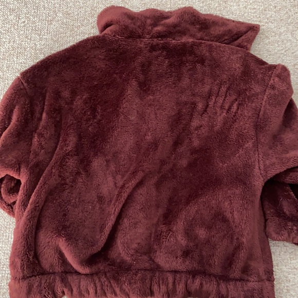 Old navy Burgundy Sherpa Jacket - Picture 3 of 3